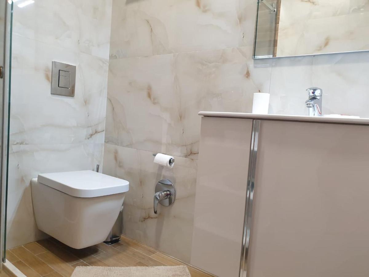 Central Comfy Apartment Tiranë Ngoại thất bức ảnh
